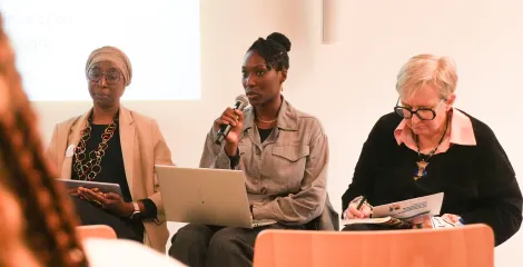 Fatoumata Sylla, épidémiologiste et chercheuse à l'INSERM et Isabelle Gillette-Faye, sociologue et directrice de la Fédération nationale GAMS, à la 2ᵉ édition des Matinées des Savoirs & des Solidarités le 11 juin 2026 à la Maison des réfugiés.